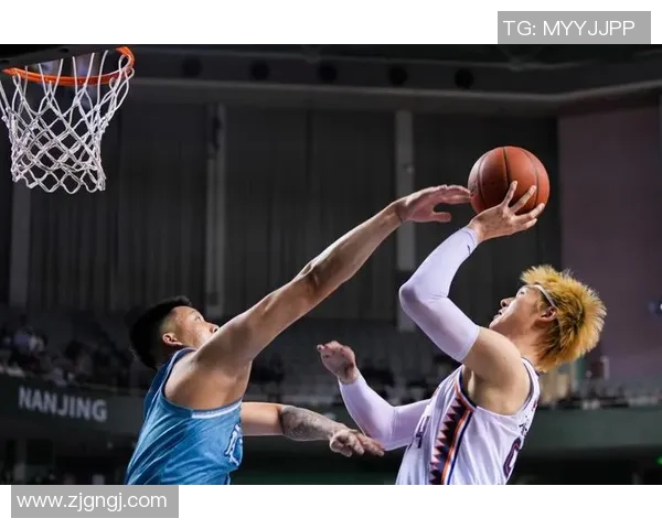南京篮球队在冠军赛中的精彩表现与状态分析